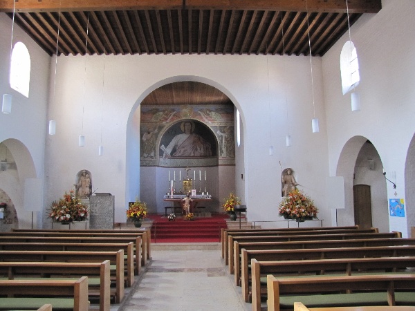 Kirche innen Osterm 2010