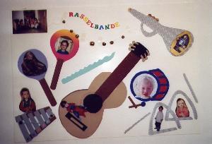 Musikinstrumente mit Kinderbildern
