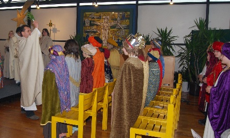 Sternsinger mit Pater Vislav