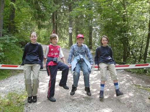fam_grp_7_2005_001