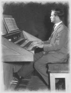 Franz Amrhein an der Orgel von St. Laurentius