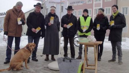 Die fleißigen KLJBlerInnen beim Infostand gegen Studiengebühren