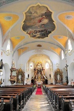 Blick ins Kirchenschiff