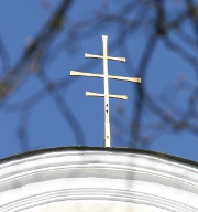 Kreuz auf Dachfirst