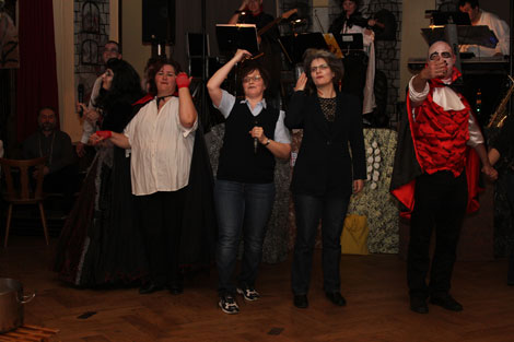 Auftakt-Chor beim Pfarrfaschingsball
