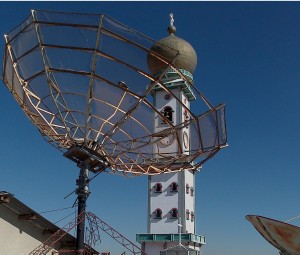 Antenne mit Kirche