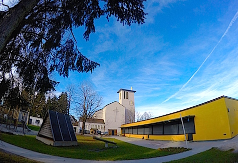 Kirche mit Kindergarten