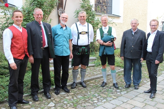 IMG_2637-Abholung an der Kirche