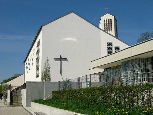 Pfarrkirche Zum Allerheiligsten Welterlöser in Hebertshausen