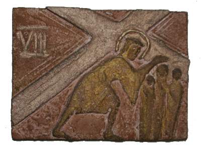 Kreuzwegstationstafel (Roter Steinguss, teilvergoldet) 8: Jesus begegnet den weinenden Frauen.