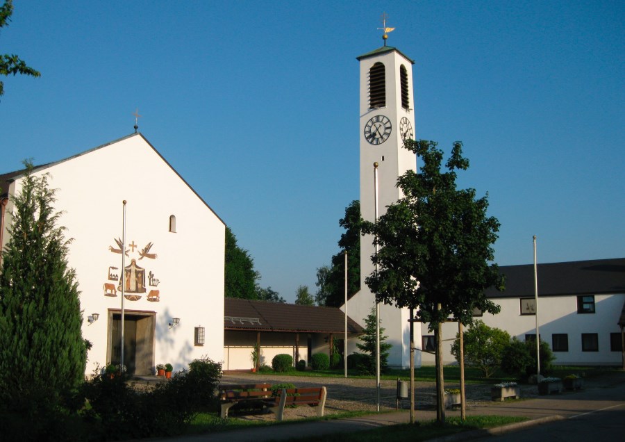 Startseite_Kirche_Heufeld_aussen