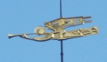Posaunenengel auf dem Turm