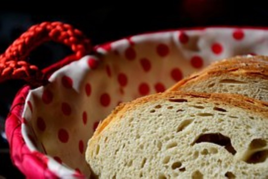 Brot in Korb 1