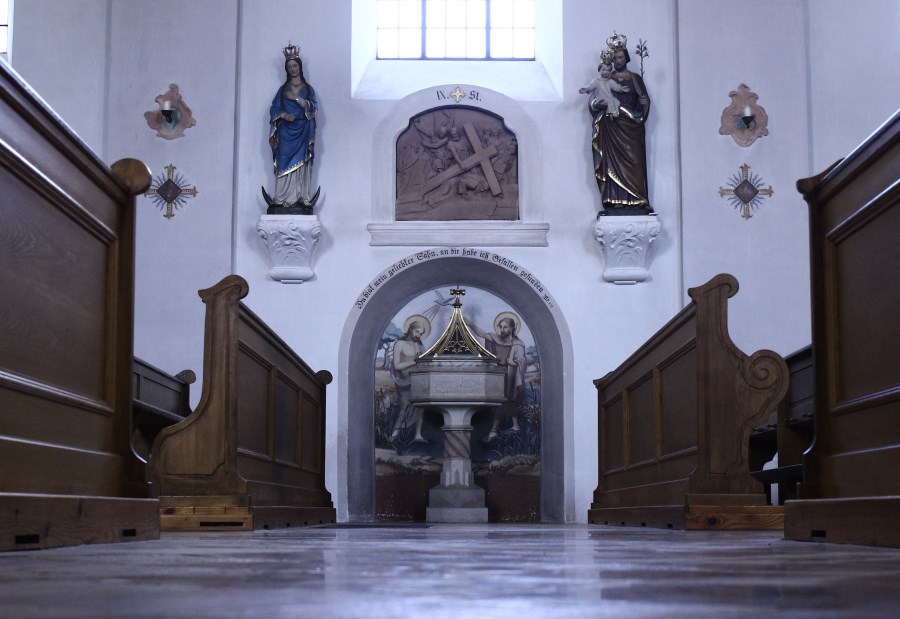 kirche taufbecken