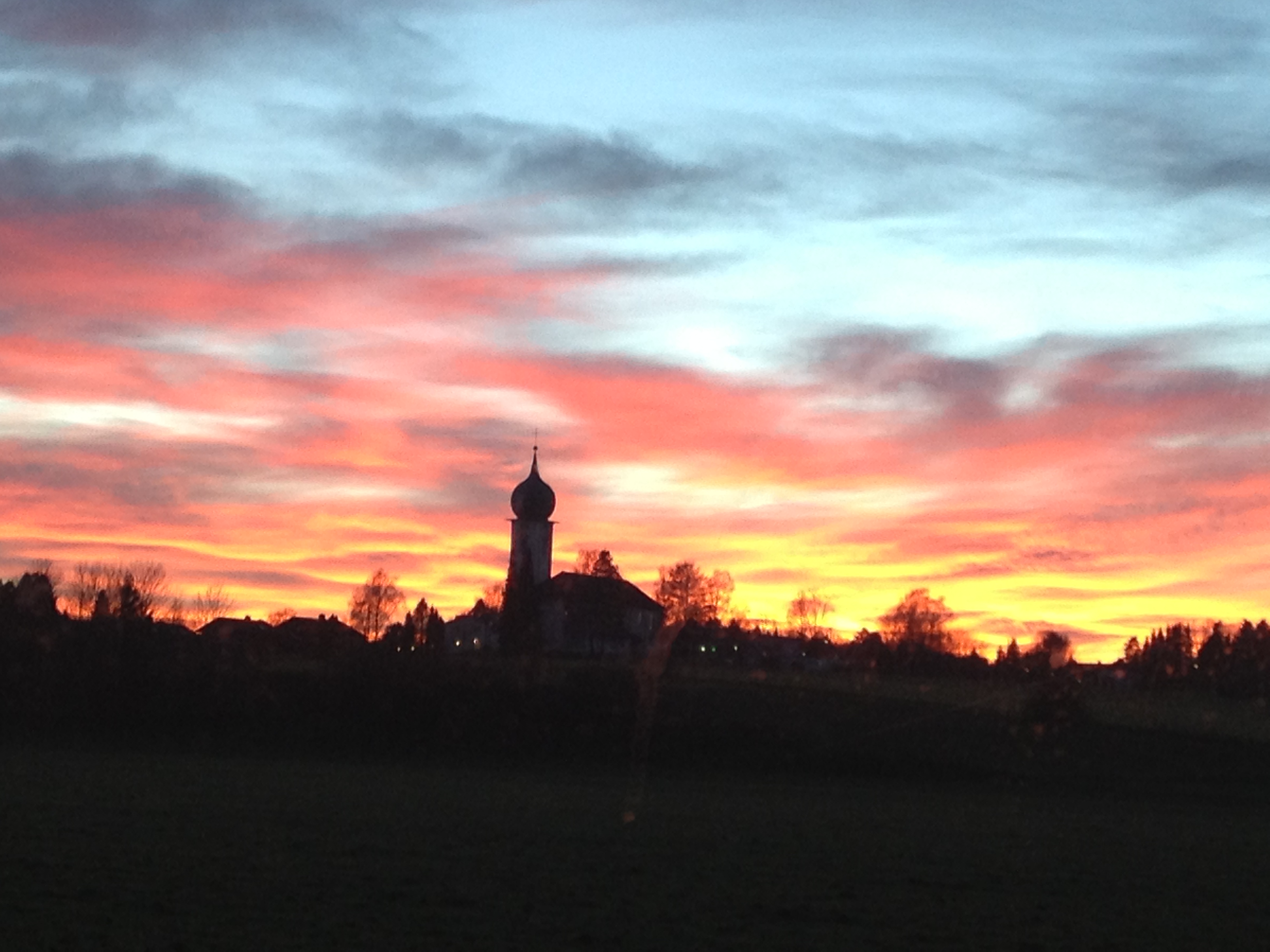 Kirche bei Abendrot