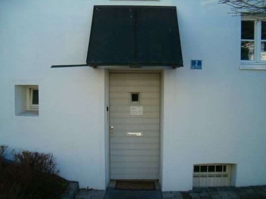 Eingang des Pfarrbüros Bruckberg