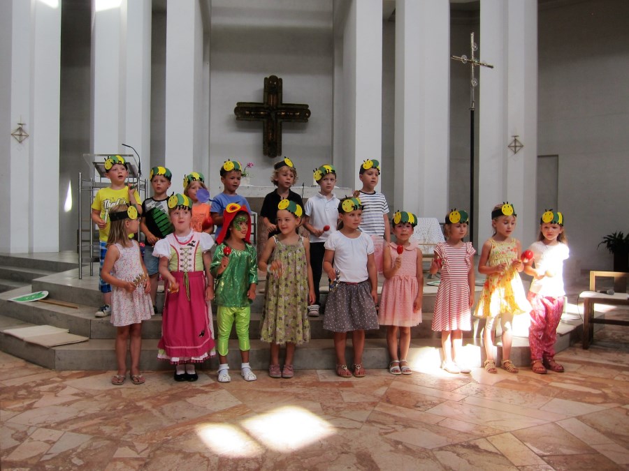 Foto Gottesdienst Kleine Raupe