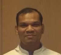 Pater Deepak im Portrait