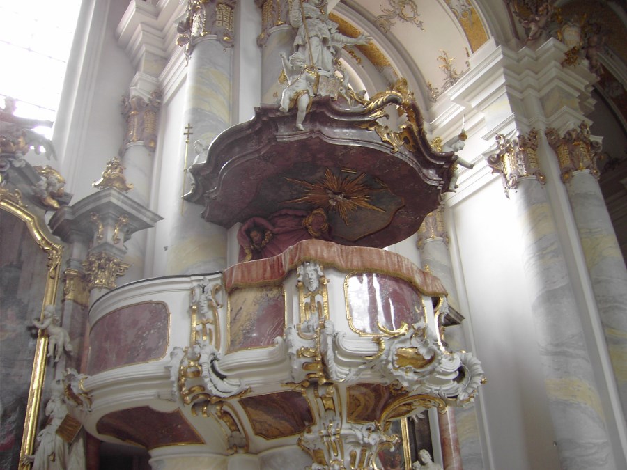 Schöne Barockkanzel in der Pfarrkirche