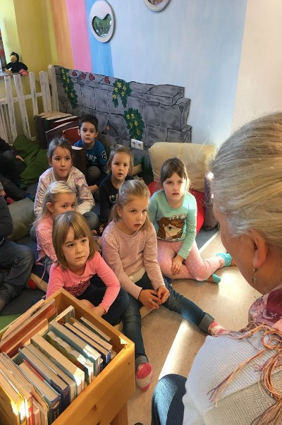 Kiga Büchereibesuch Dez. 17