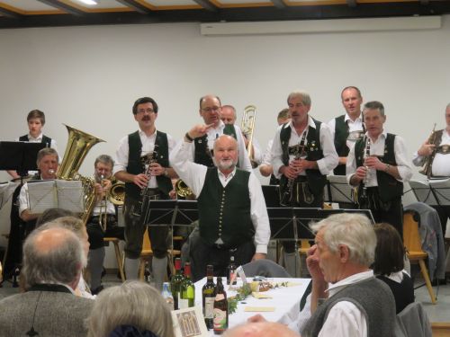 Brucker dirigiert Blasm
usik