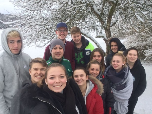 Zwei_Gruppen_Frisco_Jugend