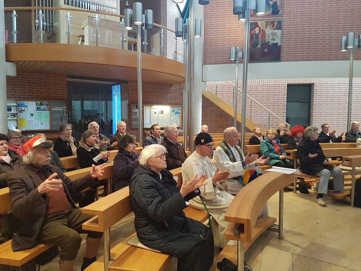 Gottesdienst mit Hut