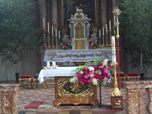 Kirche an Fronleichnam