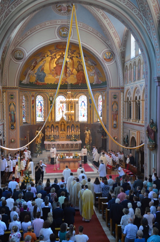 Einzug zum Primizgottesdienst