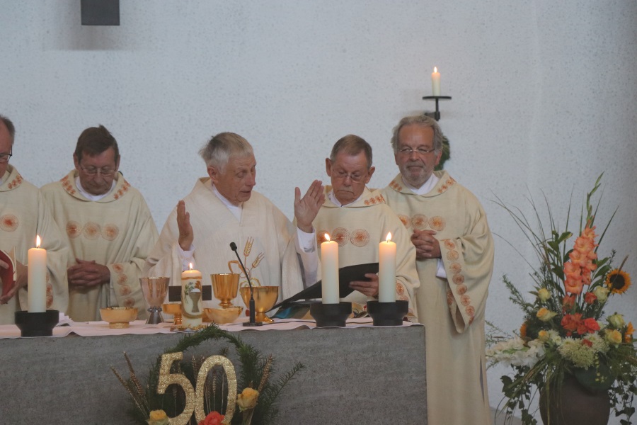 Am Altar III