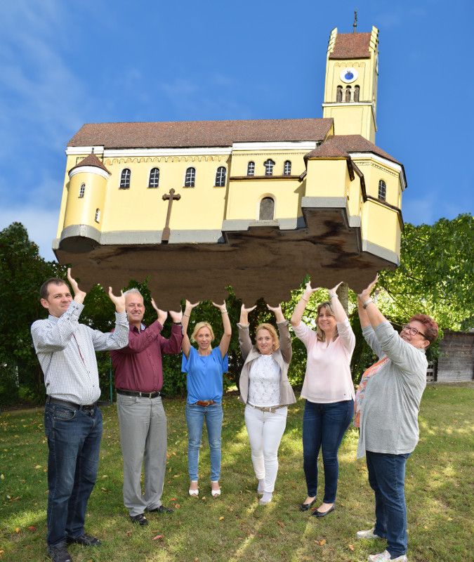 2018-07-13_Gruppenfoto_PGR_Schwaig_Kirche_stuetzen_02-3